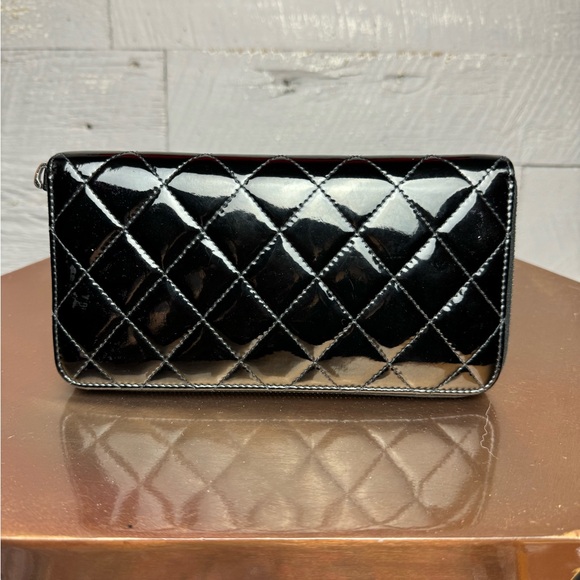 Chanel brilliant quilted patent leather long wallet - Picture 3 of 8